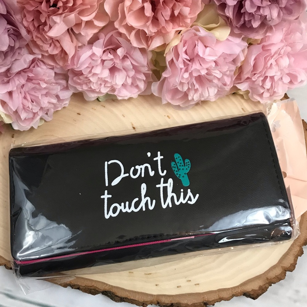 Black ‘Don’t Touch This’ Cactus Clutch Wallet - Picture 10 of 11